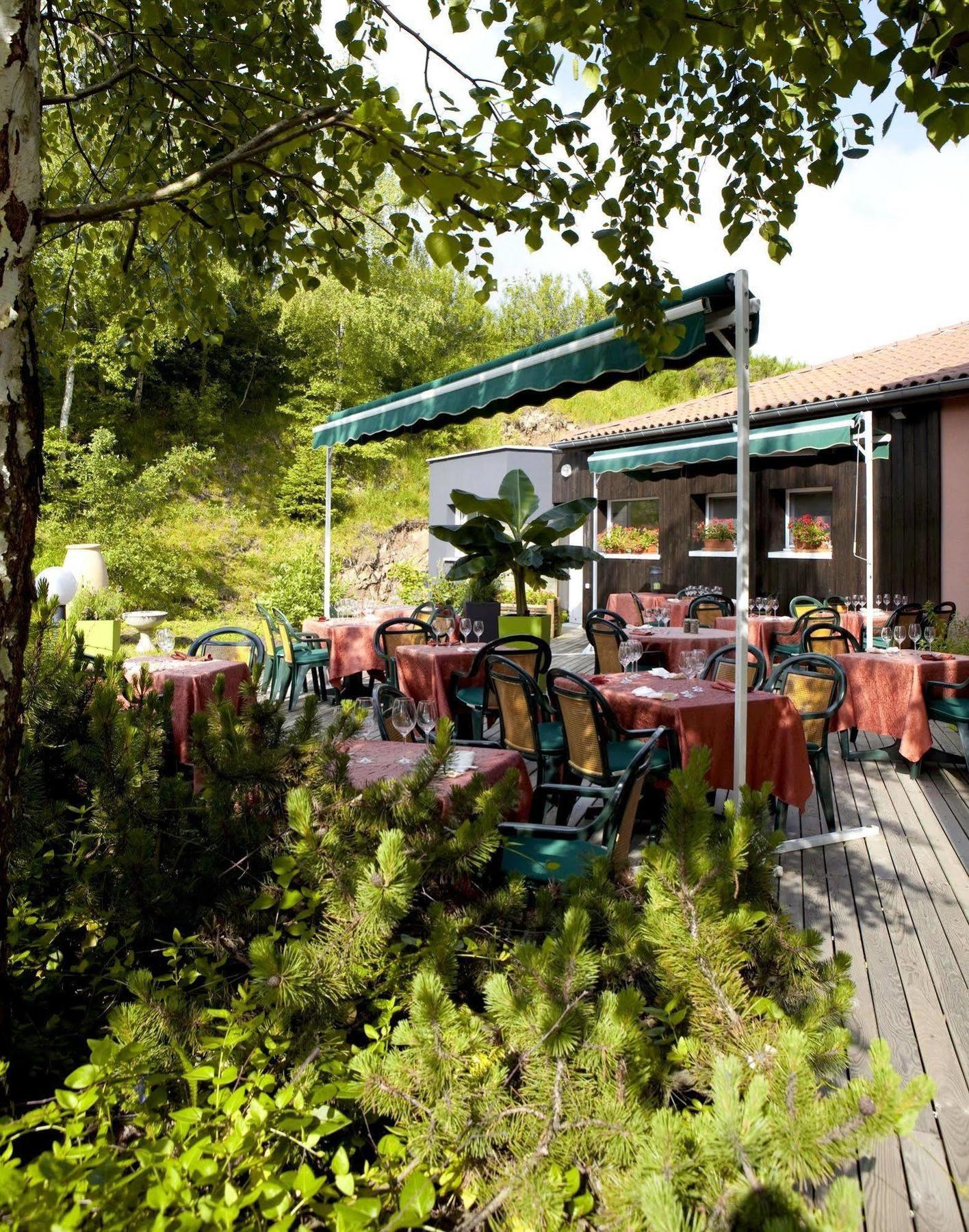 Hotel Restaurant La Tour Dunières 外观 照片