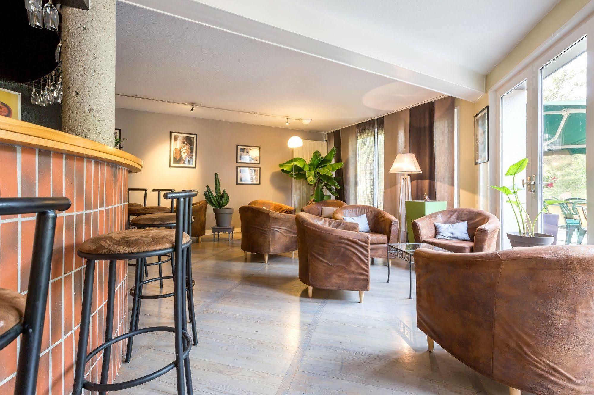 Hotel Restaurant La Tour Dunières 外观 照片
